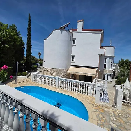 Pavic Малинска