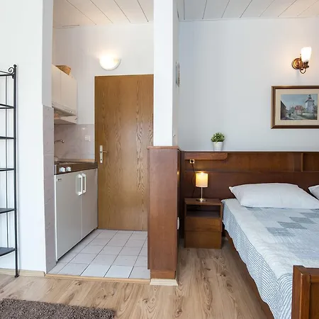 Pavic Apartment *